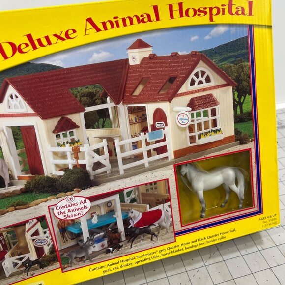 Breyer Stablemates Deluxe Animal Hospital Set (1:32 Scale) New NIB No. 59204 - Picture 2 of 9